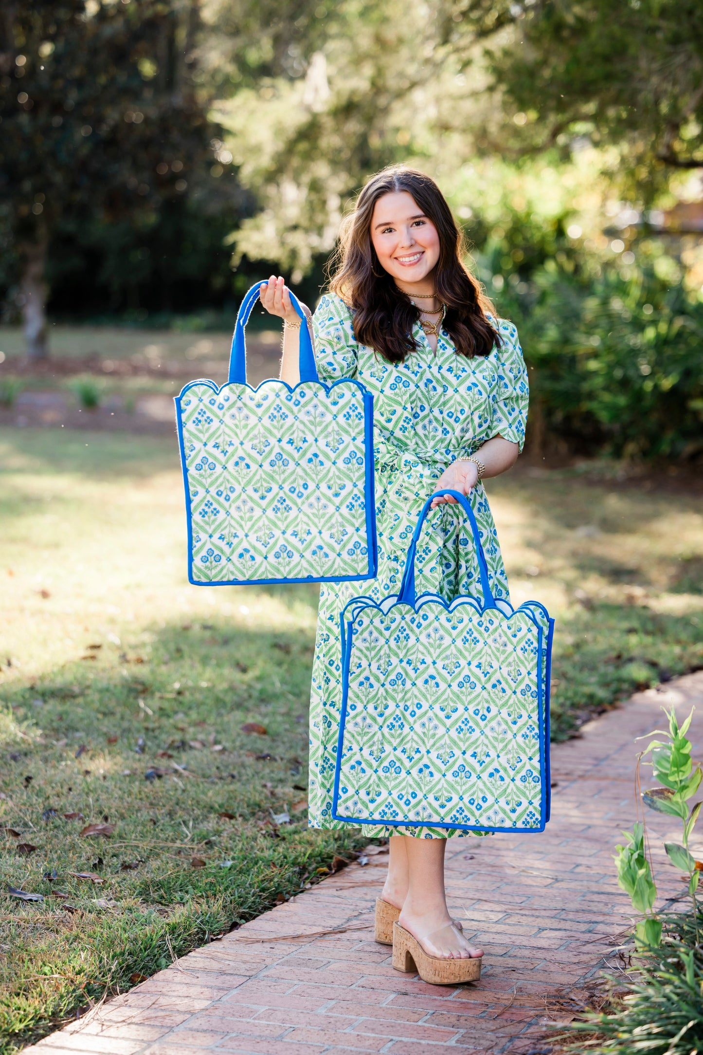 Jardin Bleu | Large Tote Bag