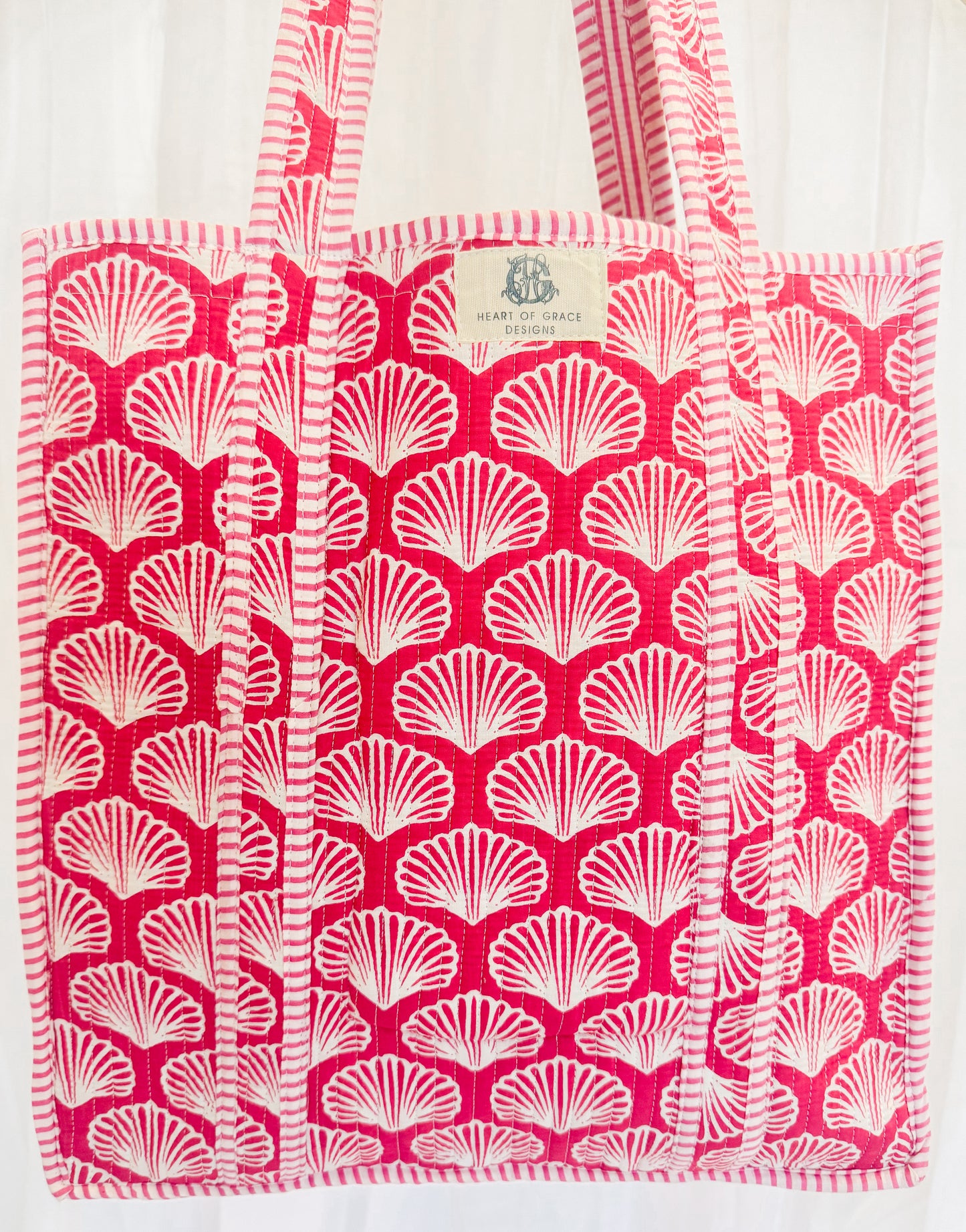Pink Shells | Regular Quilted Tote Bag